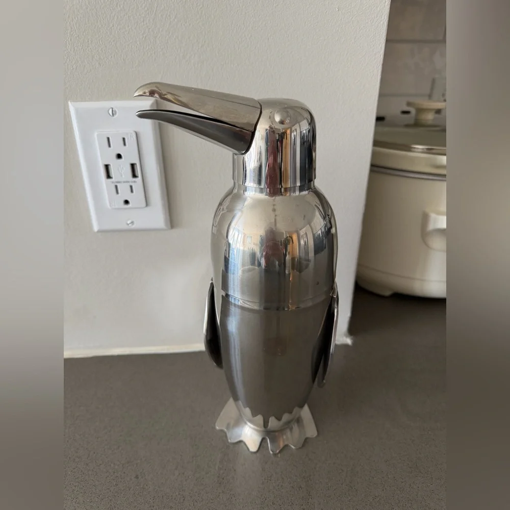Penguin Stainless Steel Cocktail Martini Shaker 17oz Barware Mixer with Strainer